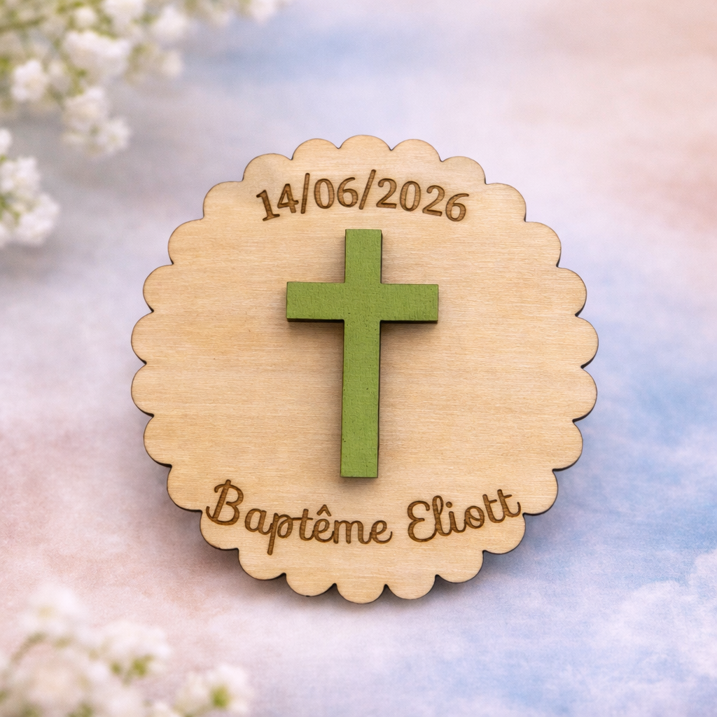 Magnet Baptême Rond en Bois Croix Personnalisée 6x7 cm – Cadeau Invité Baptême – Souvenir Baptême