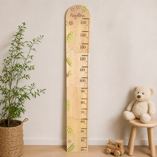 Toise enfant personnalisée en bois – Décoration murale florale – Prénom gravé